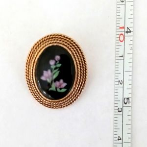 Gorgeous Classic Vintage Gold Toned and Black Brooch - Estate Jewelry